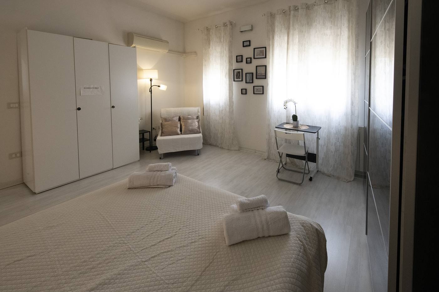 Black & White Room angolazione 3