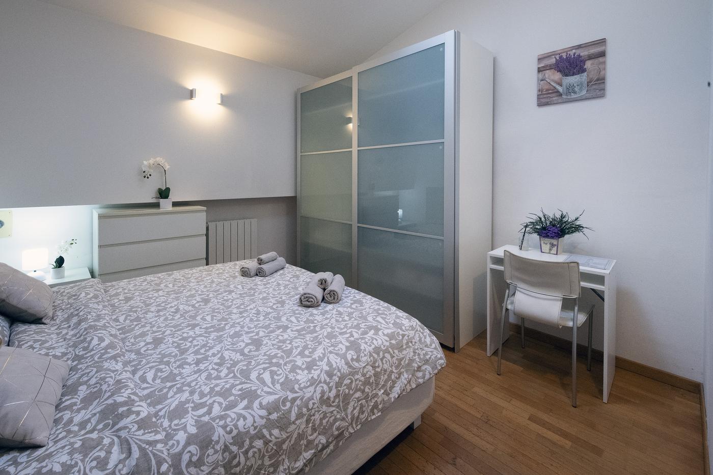 Lavander Room armadio